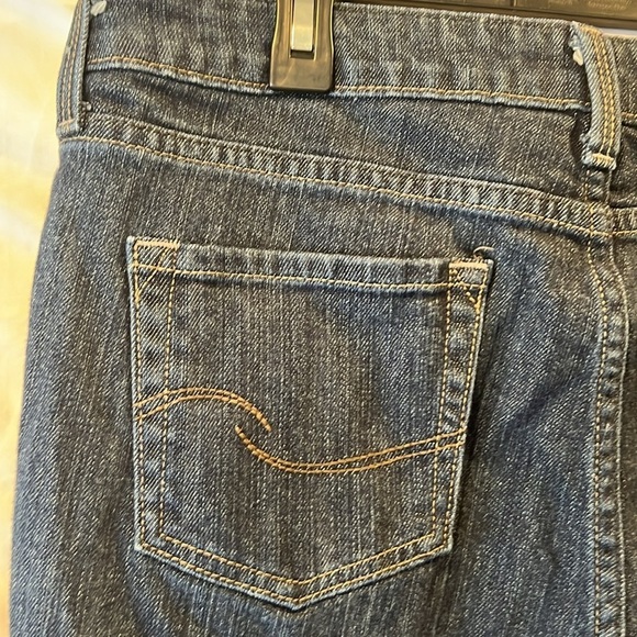 Signature by Levi, SZ Misses 12L, Waist 14”, Length 41”, Inseam 29”, New Jeans - Picture 8 of 9
